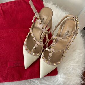Valentino Garavani rockstud heels 35 5